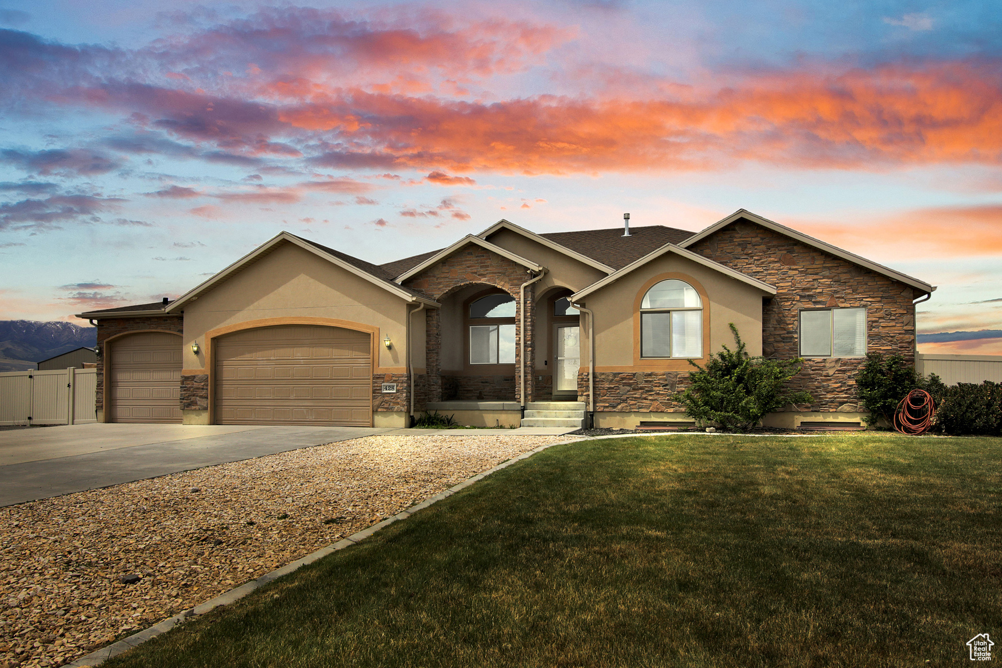 Grantsville, Utah, 84029, United States, 5 Bedrooms Bedrooms, ,4 BathroomsBathrooms,Residential,For Sale,1793991