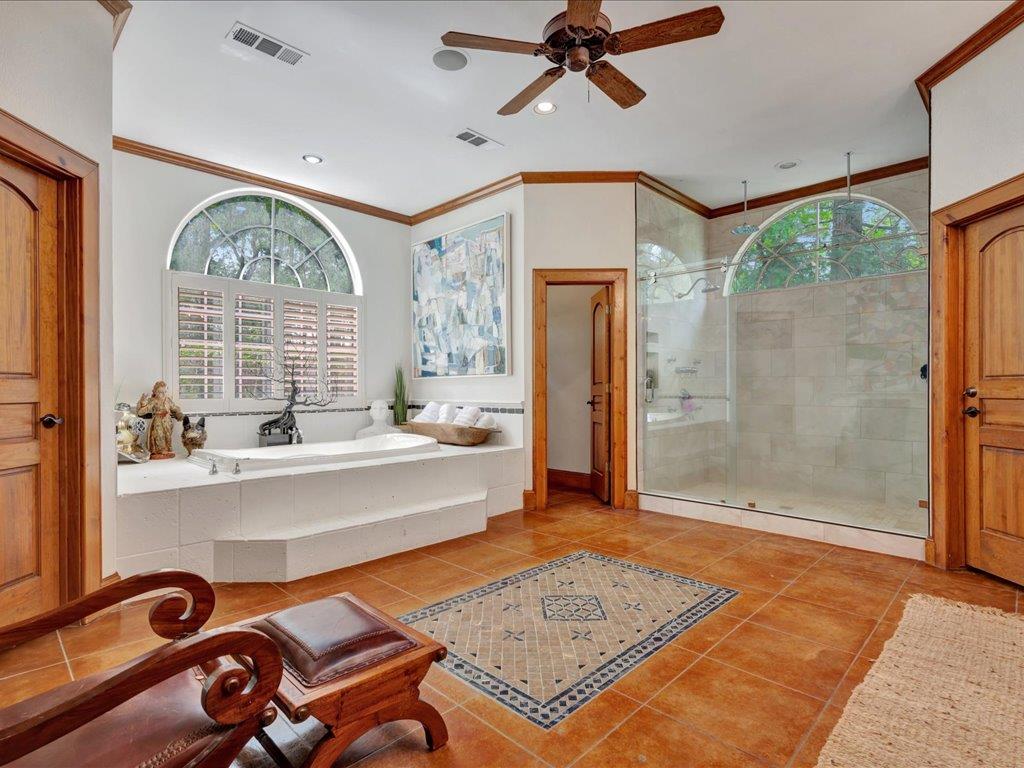 Lufkin, Texas, 75901, United States, 4 Bedrooms Bedrooms, ,5 BathroomsBathrooms,Residential,For Sale,1979665