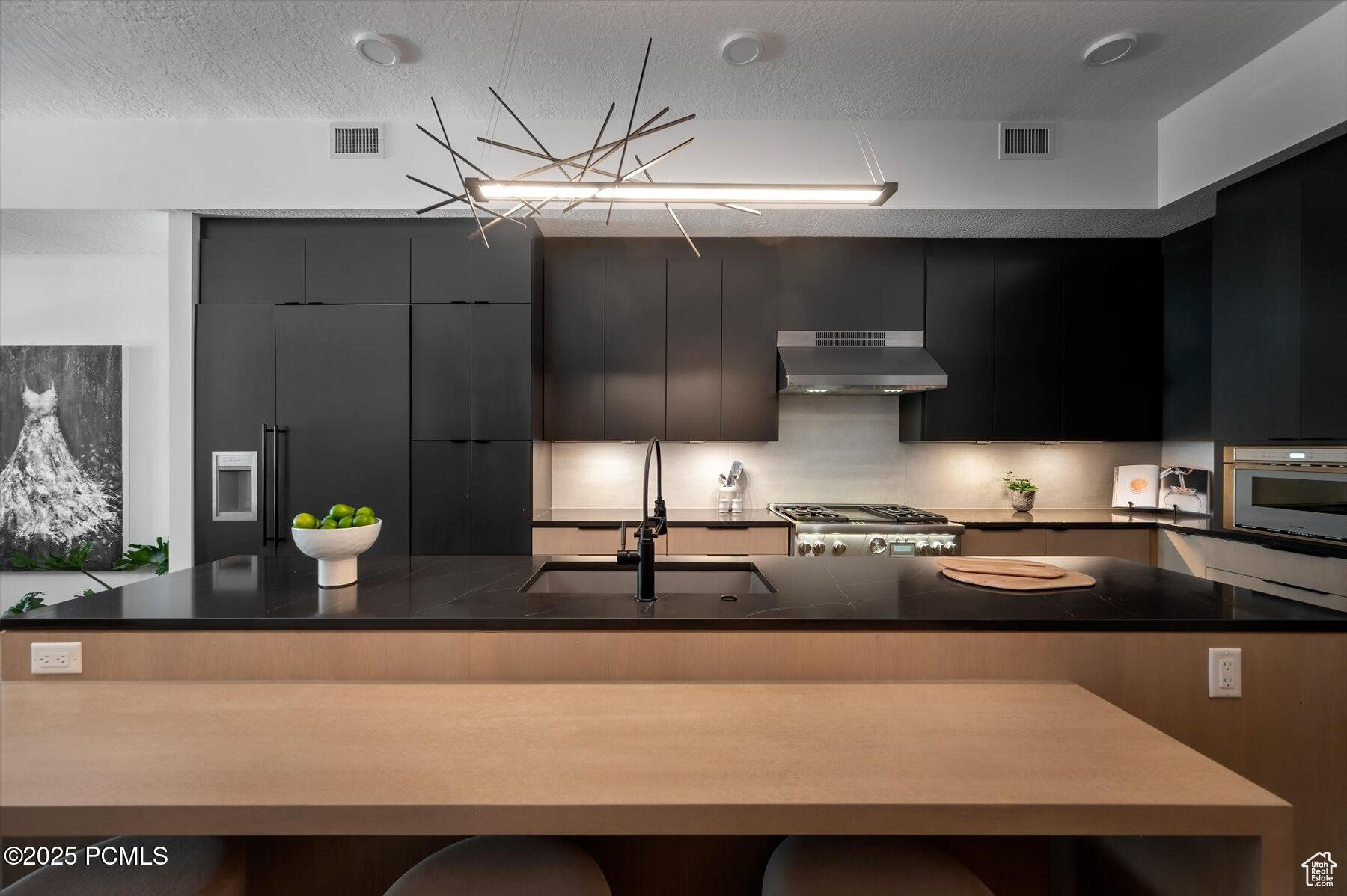 Park City, Utah, 84060, United States, 2 Bedrooms Bedrooms, ,2 BathroomsBathrooms,Residential,For Sale,1989622