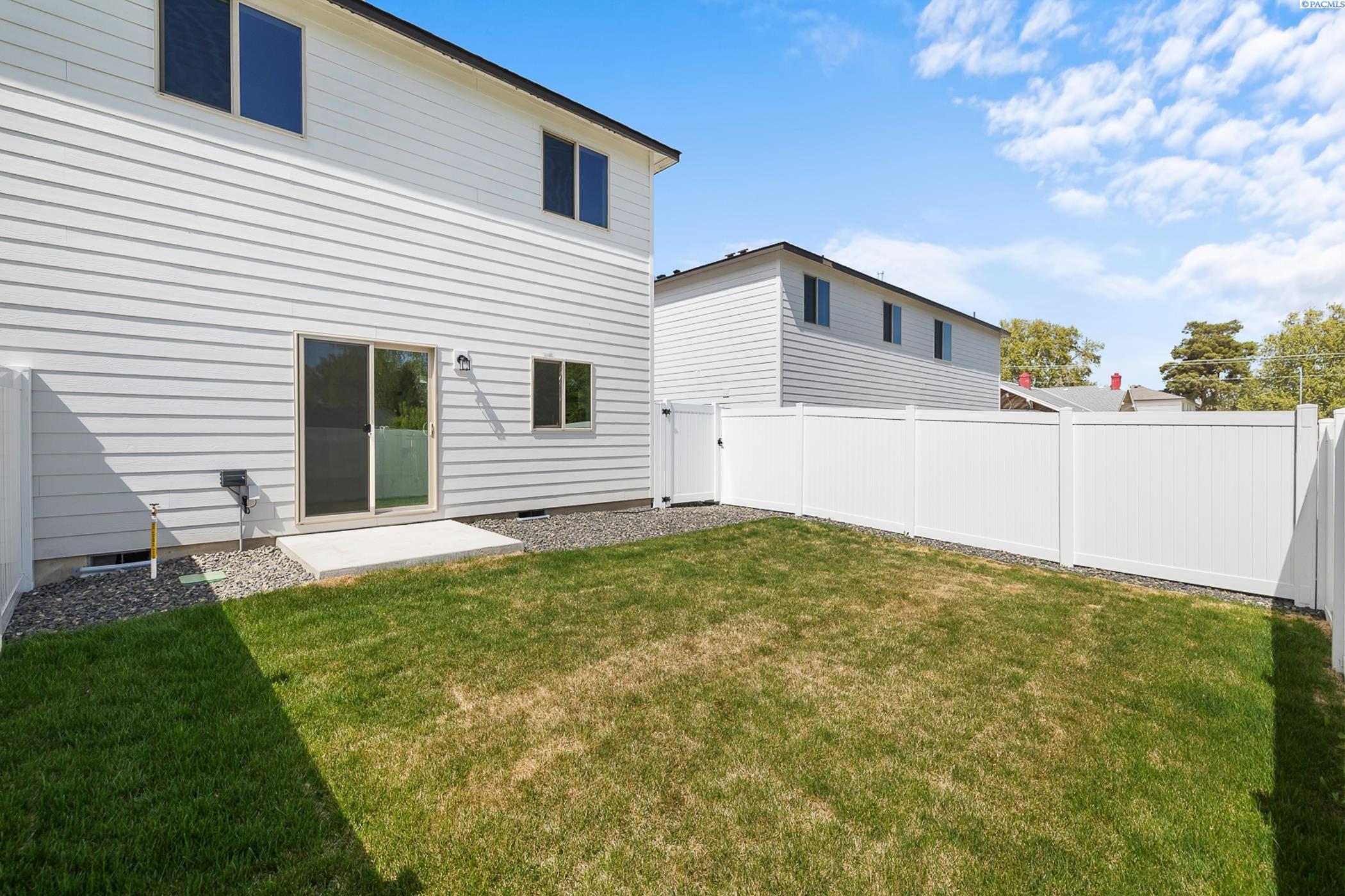 Kennewick, Washington, 99337, United States, 7 Bedrooms Bedrooms, ,Residential,For Sale,1793347