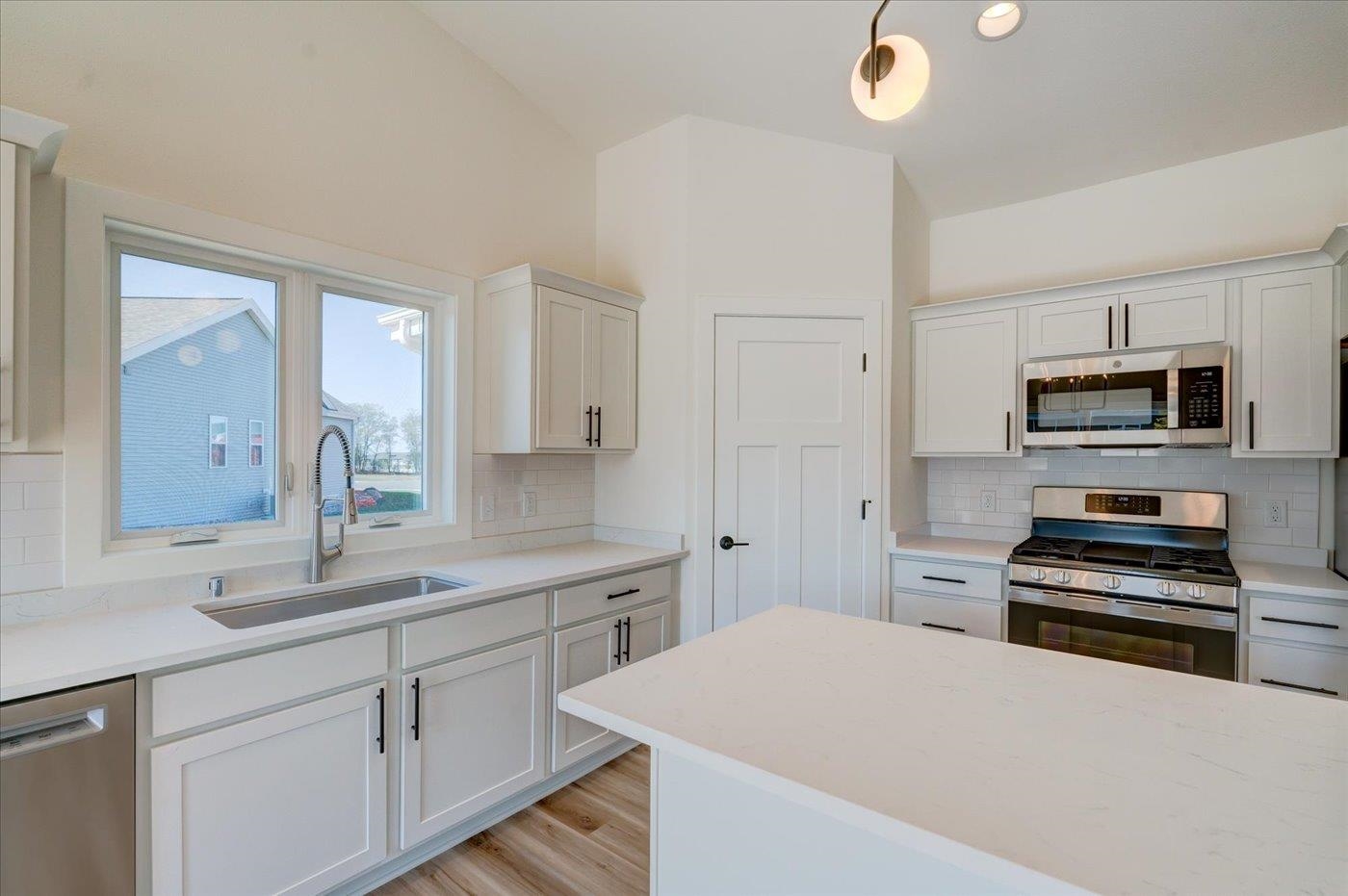 DeForest, Wisconsin, 53532, United States, 3 Bedrooms Bedrooms, ,2 BathroomsBathrooms,Residential,For Sale,1955463