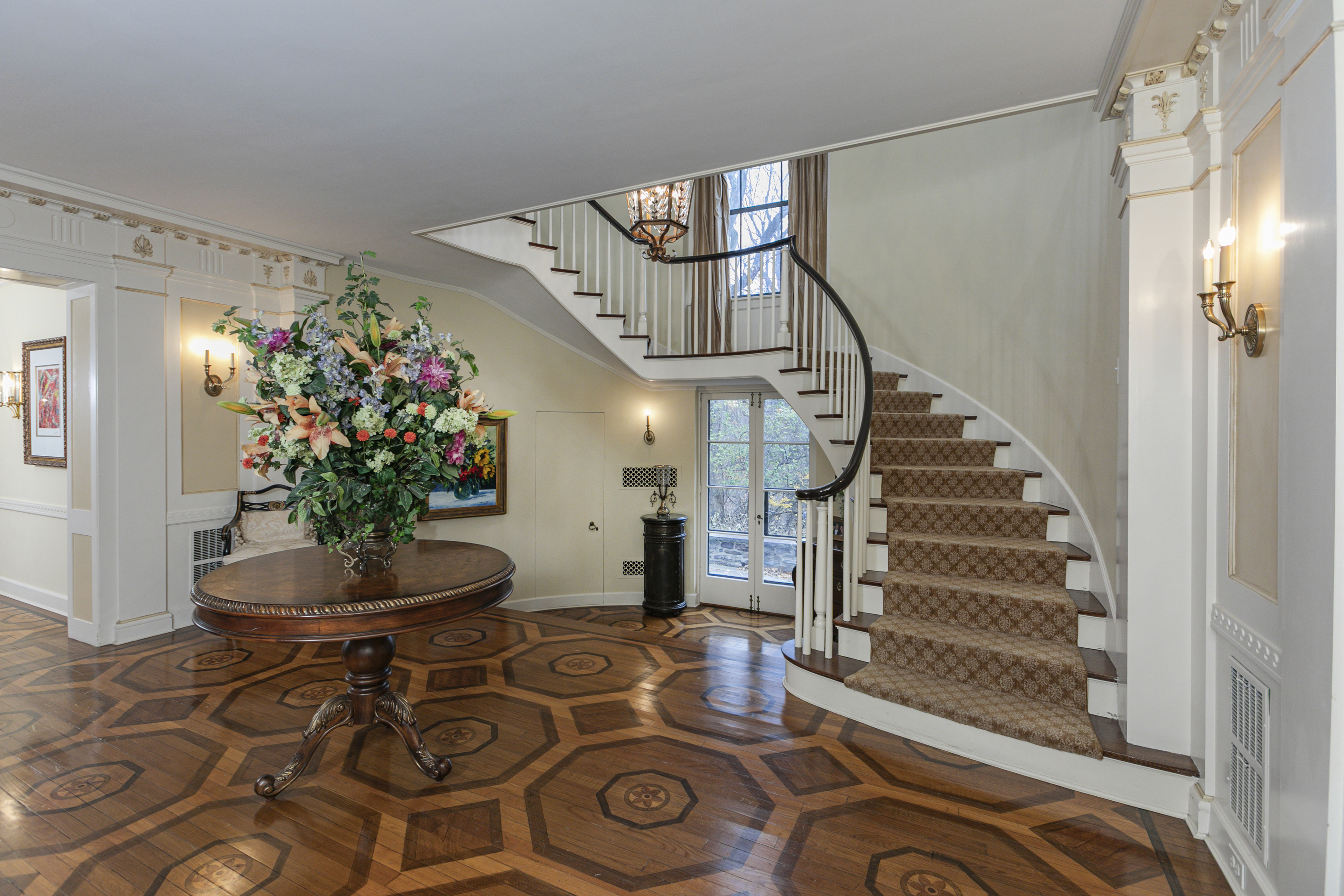  Iconic 1930s Princeton Estate with Pool, Home Theater, and Acreage - 物件實景