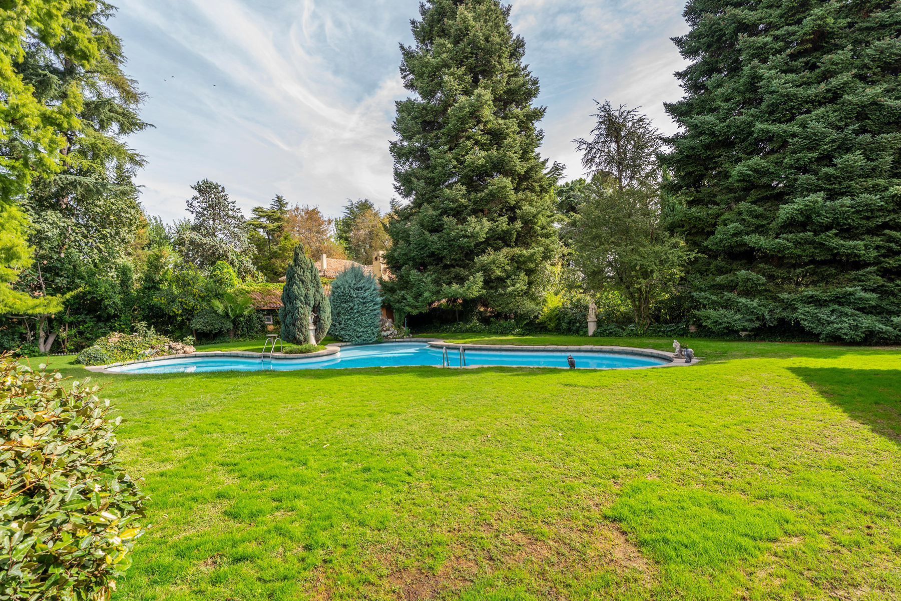  1,695 m² residence on a 4,873 m² plot in Puerta de Hierro - 物件實景