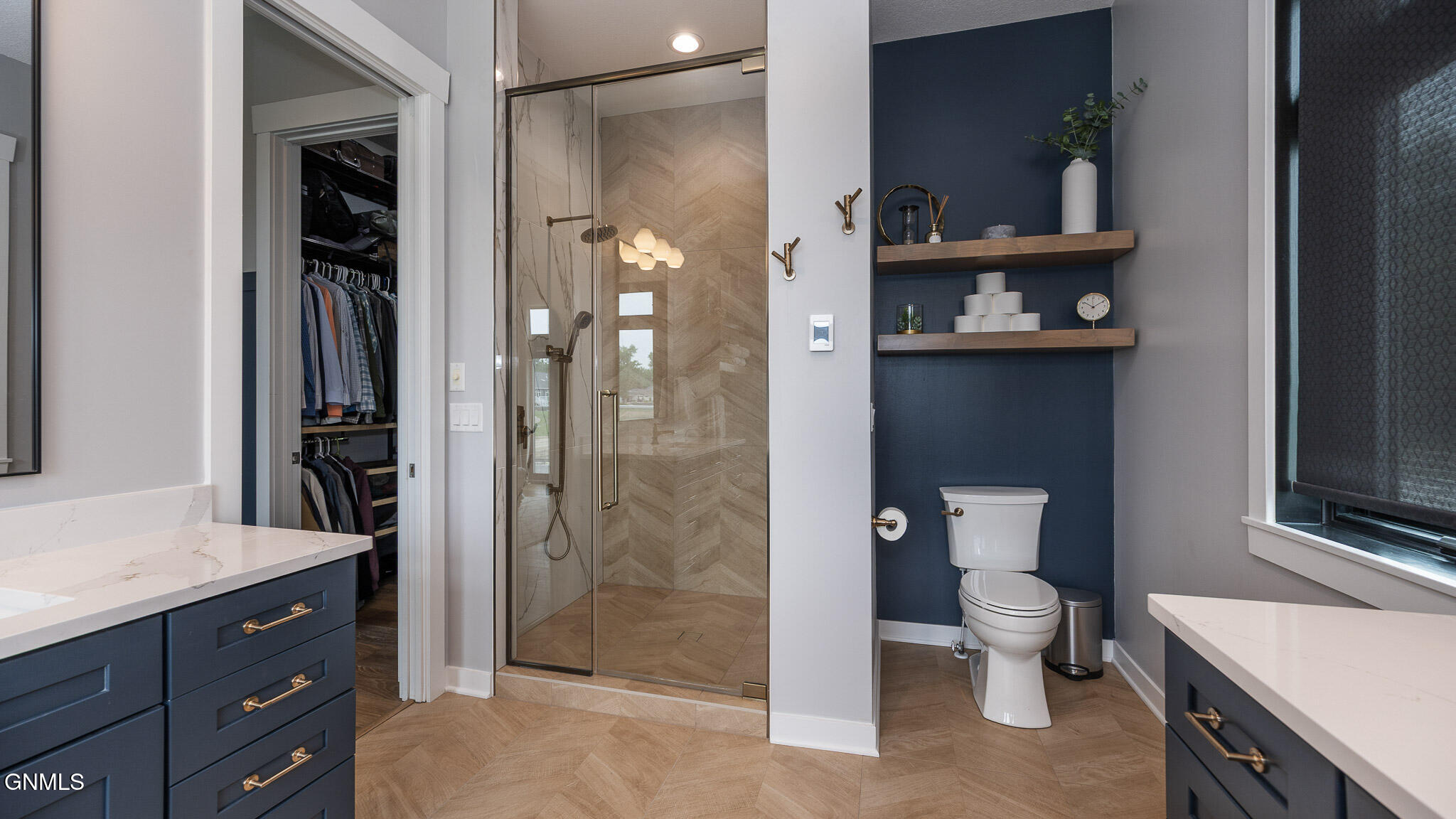 Bismarck, North Dakota, 58504, United States, 6 Bedrooms Bedrooms, ,4 BathroomsBathrooms,Residential,For Sale,1982102