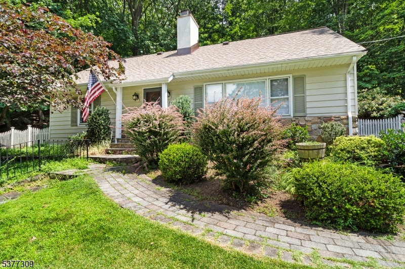 Sparta Twp., New Jersey, 07871, United States, 3 Bedrooms Bedrooms, ,2 BathroomsBathrooms,Residential,For Sale,1910998