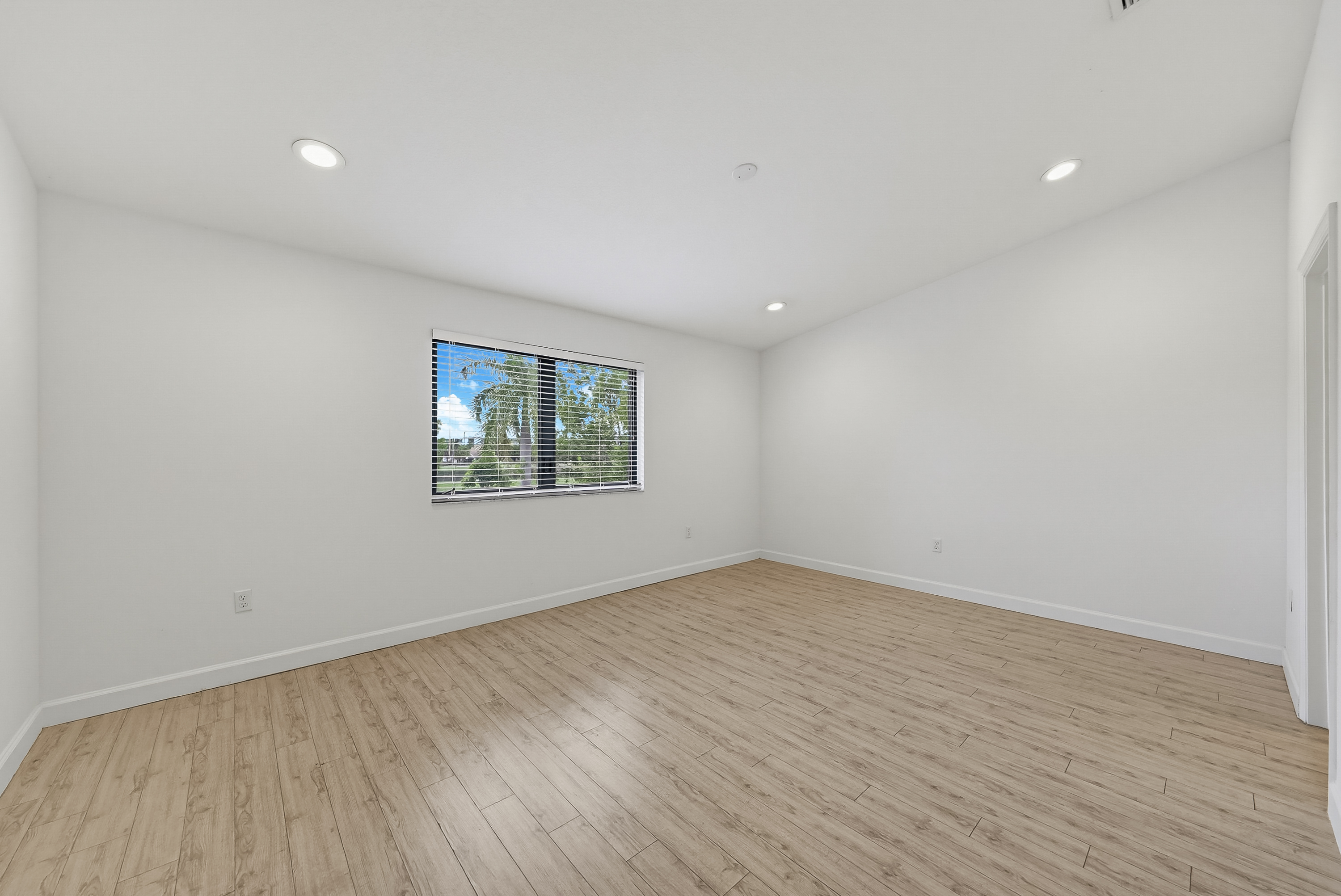  476 NE 194th Ter, Miami, FL, 33179 - 物件實景