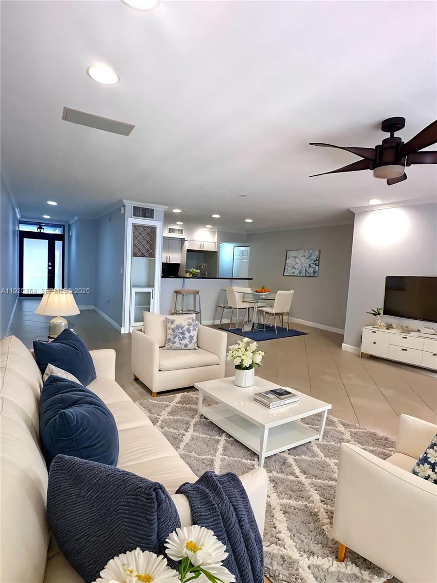 Miami Lakes, Florida, 33014, United States, 2 Bedrooms Bedrooms, ,2 BathroomsBathrooms,Residential,For Sale,2003044