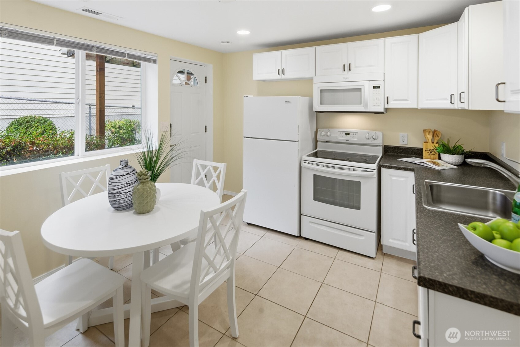 Kirkland, Washington, 98033, United States, 4 Bedrooms Bedrooms, ,3 BathroomsBathrooms,Residential,For Sale,1988062