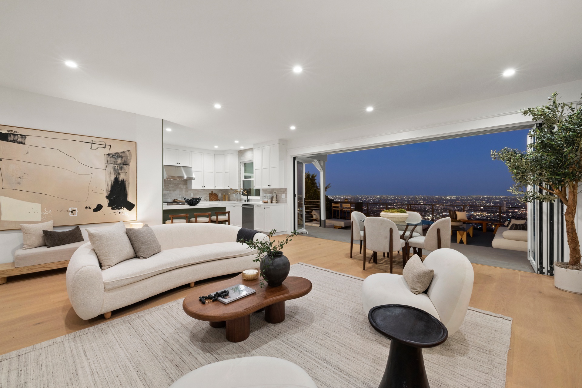  8446 Grand View Dr - 物件實景