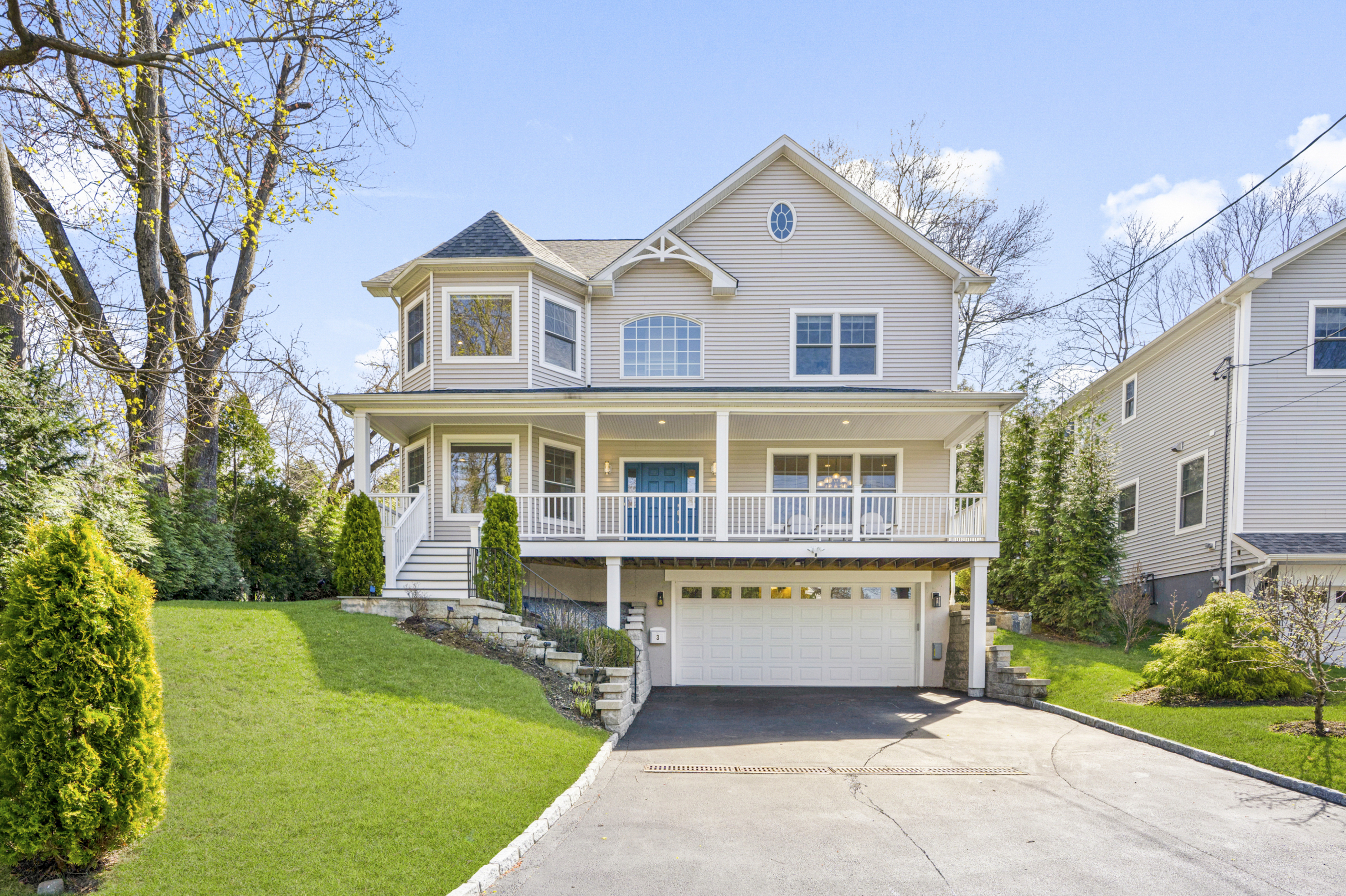  Thoughtfully Designed Custom Home with Inviting Front Porch. - 物件實景