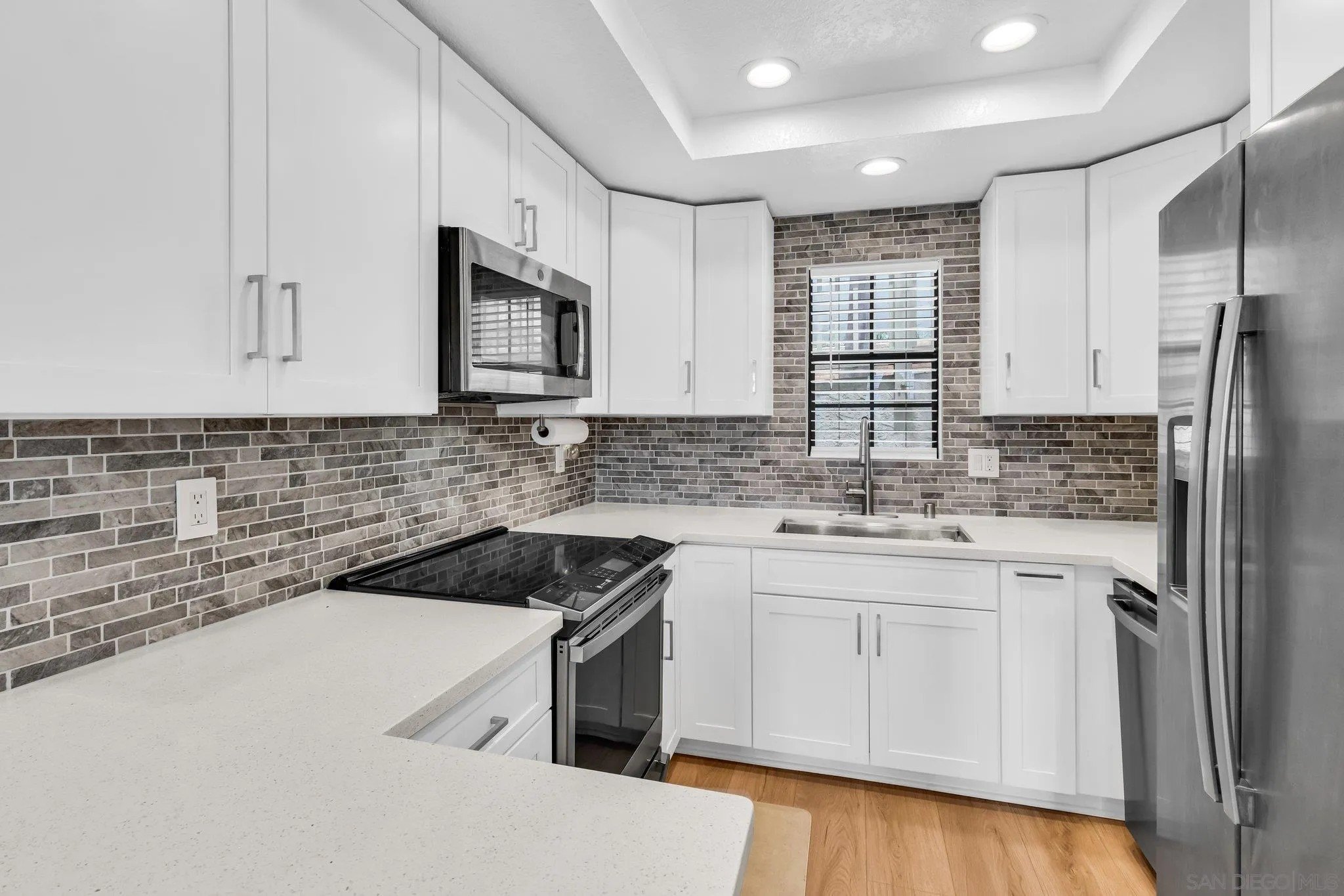 San Diego, California, 92110, United States, 2 Bedrooms Bedrooms, ,2 BathroomsBathrooms,Residential,For Sale,1996834