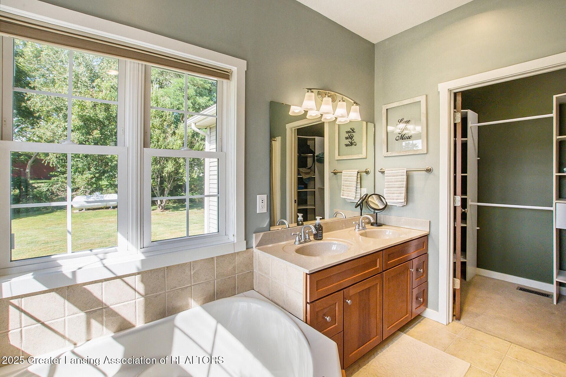Eaton Rapids, Michigan, 48827, United States, 5 Bedrooms Bedrooms, ,3 BathroomsBathrooms,Residential,For Sale,1934713