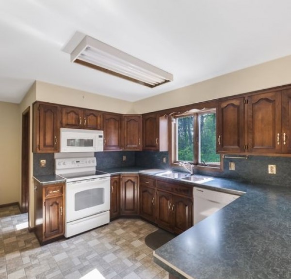 Fredon, New Jersey, 07860, United States, 4 Bedrooms Bedrooms, ,3 BathroomsBathrooms,Residential,For Sale,1860695