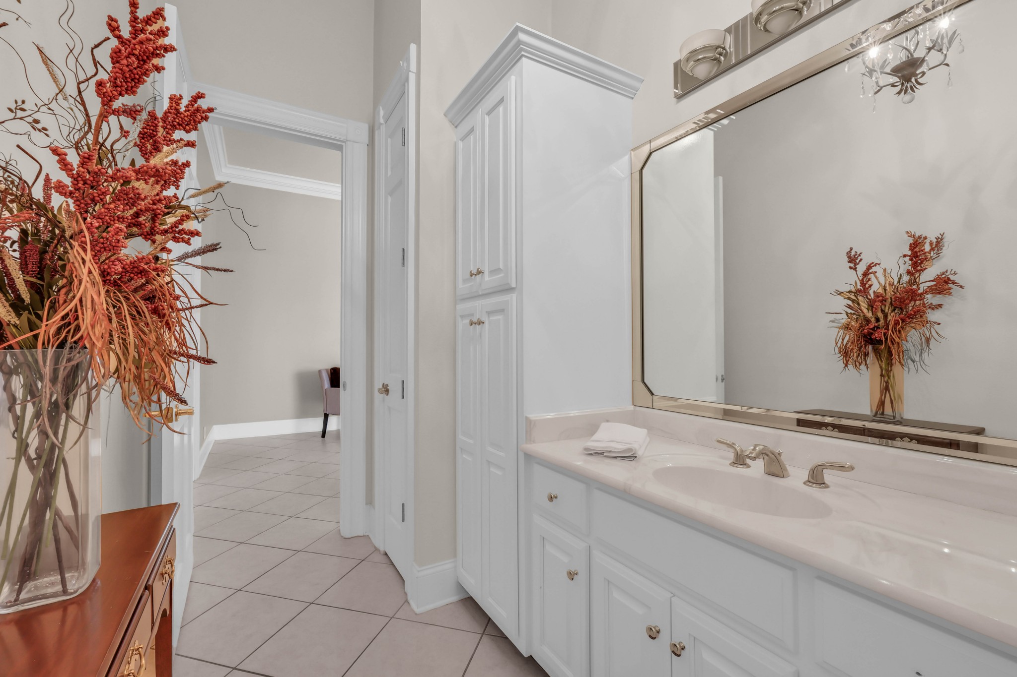 Clarksville, Tennessee, 37043, United States, 4 Bedrooms Bedrooms, ,4 BathroomsBathrooms,Residential,For Sale,1980790