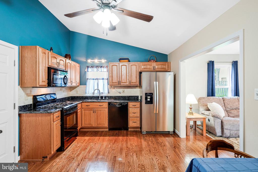 Burke, Virginia, 22015, United States, 3 Bedrooms Bedrooms, ,3 BathroomsBathrooms,Residential,For Sale,2049258