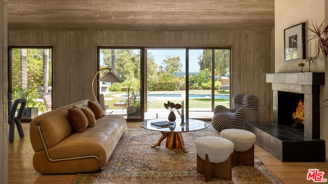 Malibu, California, 90265, United States, 5 Bedrooms Bedrooms, ,5 BathroomsBathrooms,Residential,For Sale,1918690