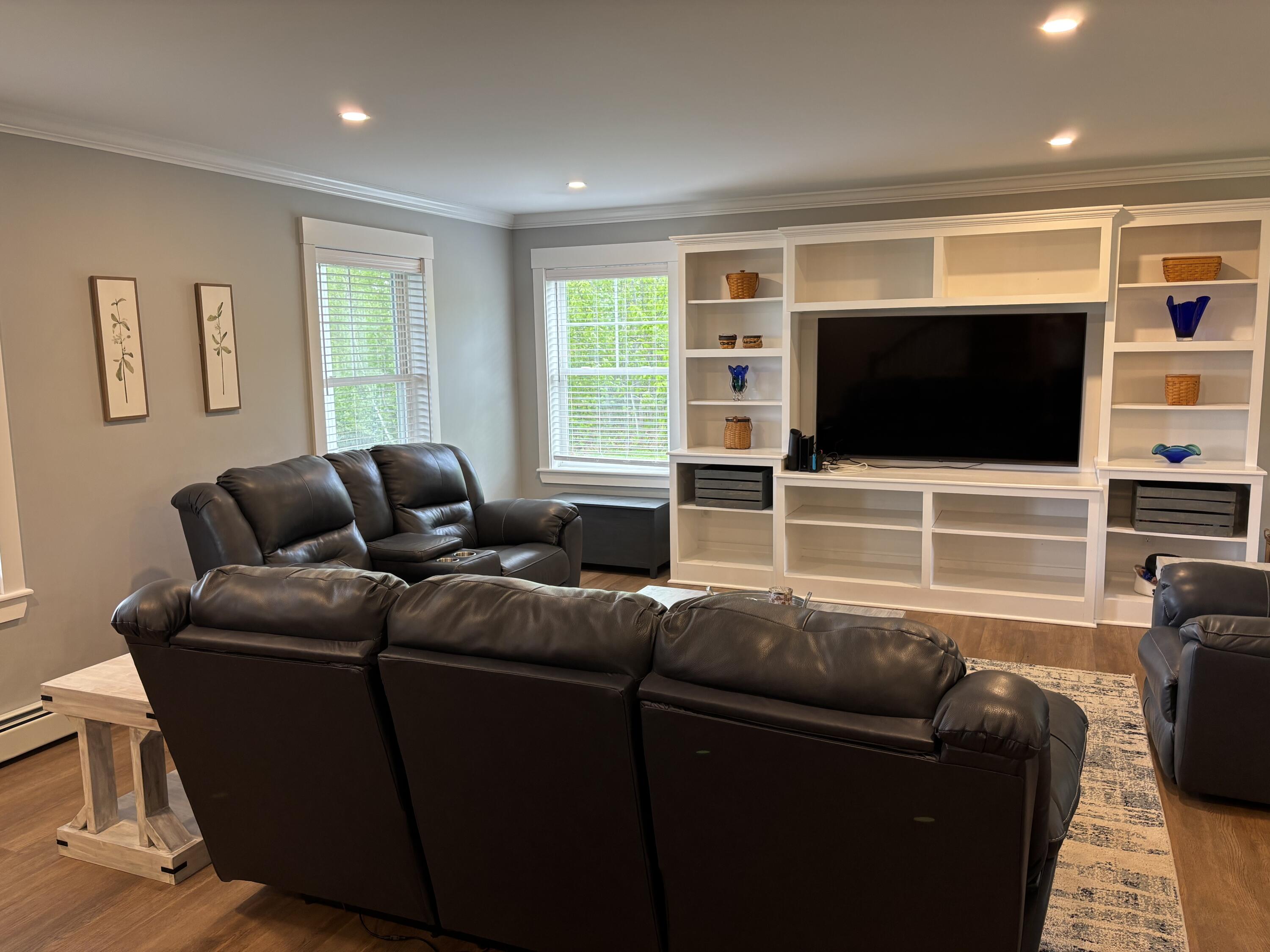Auburn, Maine, 04210, United States, 3 Bedrooms Bedrooms, ,3 BathroomsBathrooms,Residential,For Sale,1921263