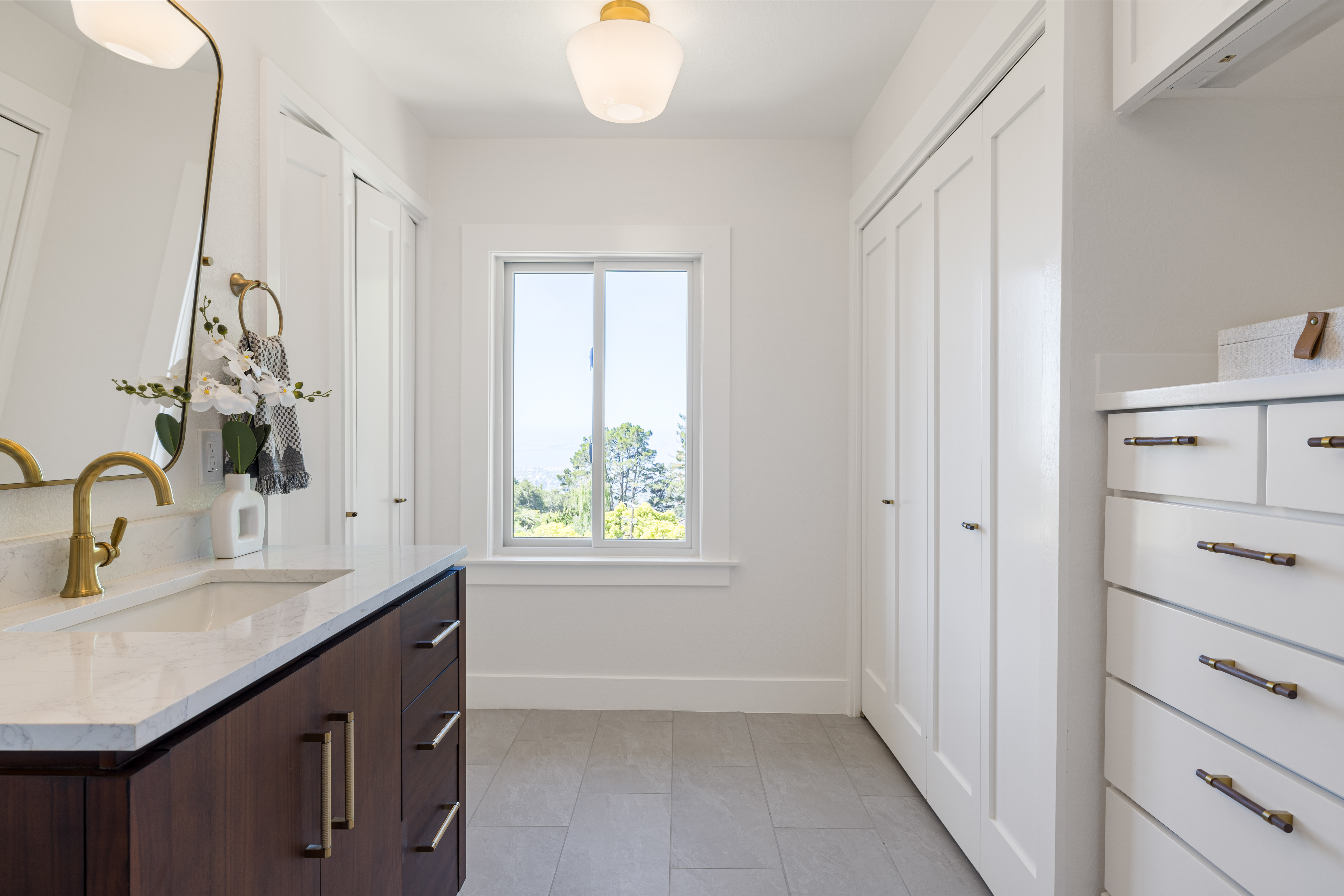  Timeless Berkeley Hills Gem with Spectacular Gardens and Bay Views - 物件實景
