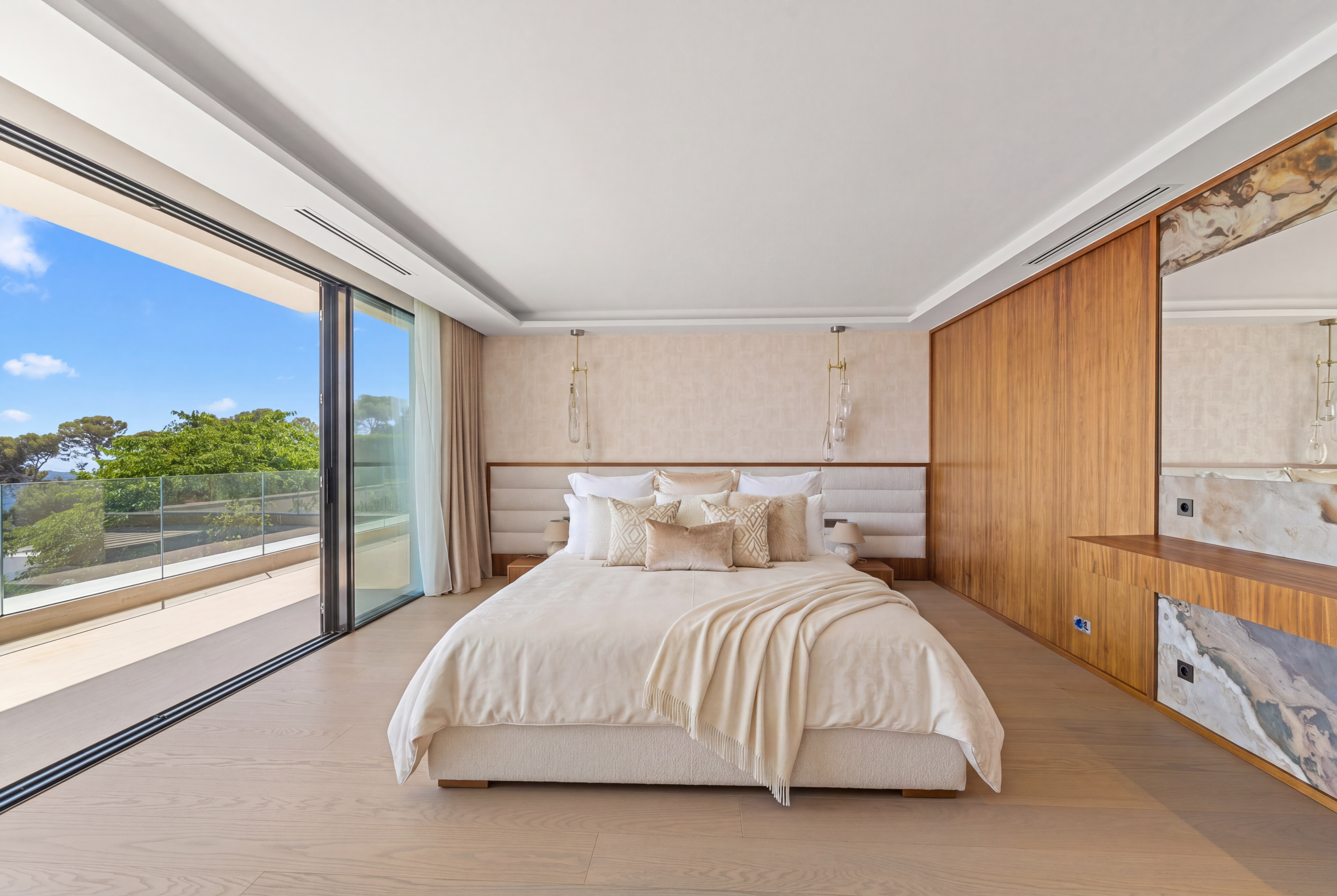  Contemporary villa with panoramic sea views for sale in Nice Mont Boron - 物件實景