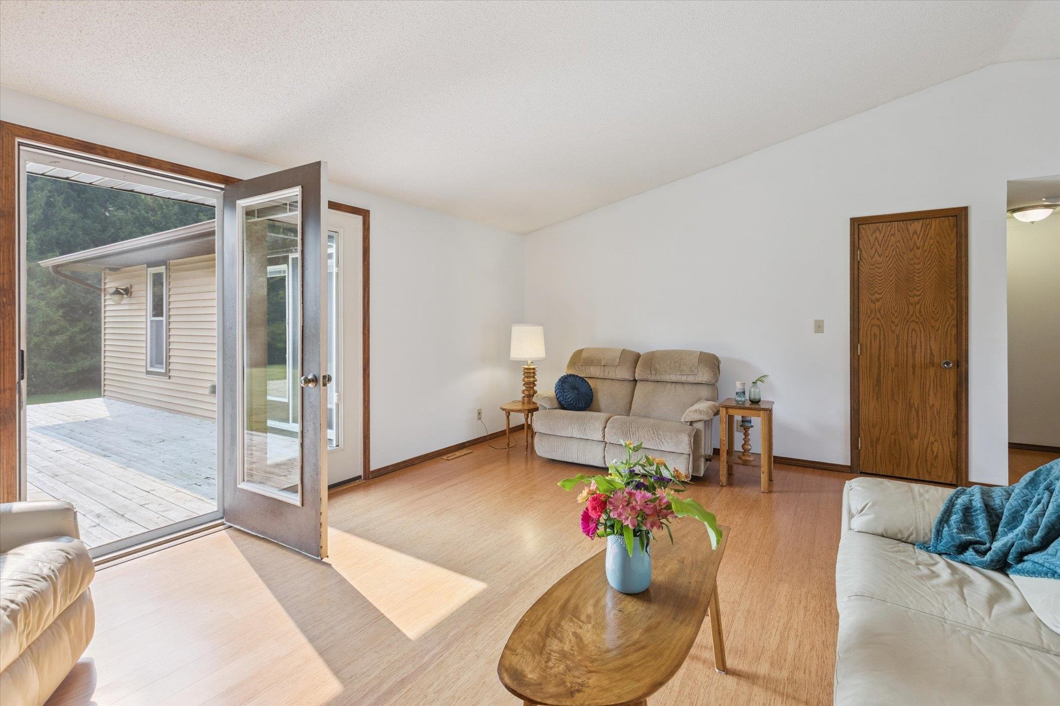 Midland, Michigan, 48640, United States, 3 Bedrooms Bedrooms, ,3 BathroomsBathrooms,Residential,For Sale,1975279