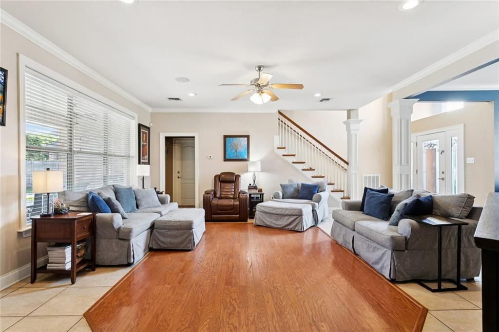 Harvey, Louisiana, 70058, United States, 4 Bedrooms Bedrooms, ,4 BathroomsBathrooms,Residential,For Sale,1919980