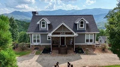 Hiawassee, Georgia, 30546, United States, 3 Bedrooms Bedrooms, ,4 BathroomsBathrooms,Residential,For Sale,1933523