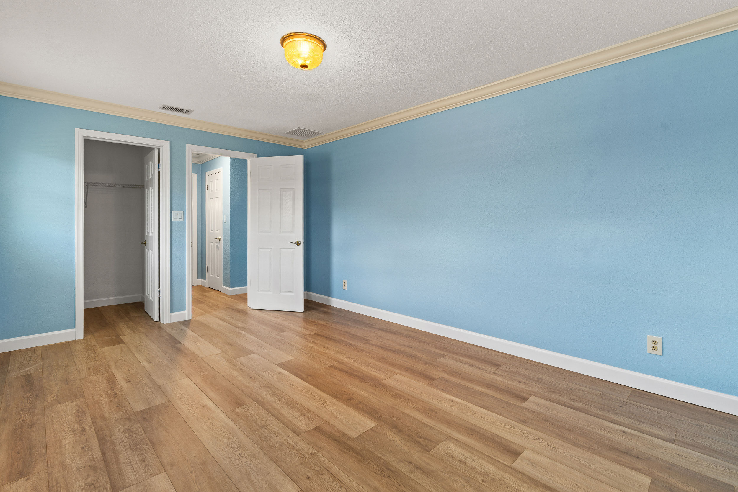 Seminole, Florida, 33772, United States, 3 Bedrooms Bedrooms, ,3 BathroomsBathrooms,Residential,For Sale,1900666