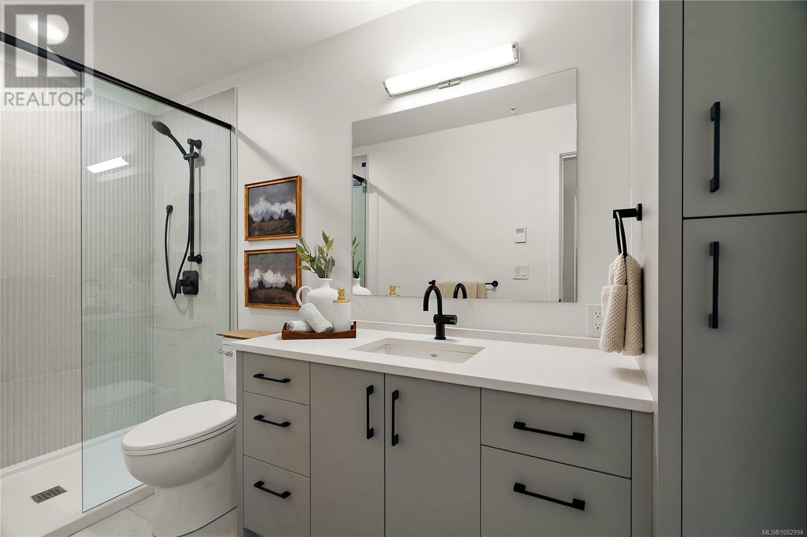 ESQUIMALT, British Columbia, V9A 6A1, CA, 2 Bedrooms Bedrooms, ,2 BathroomsBathrooms,Residential,For Sale,1874815