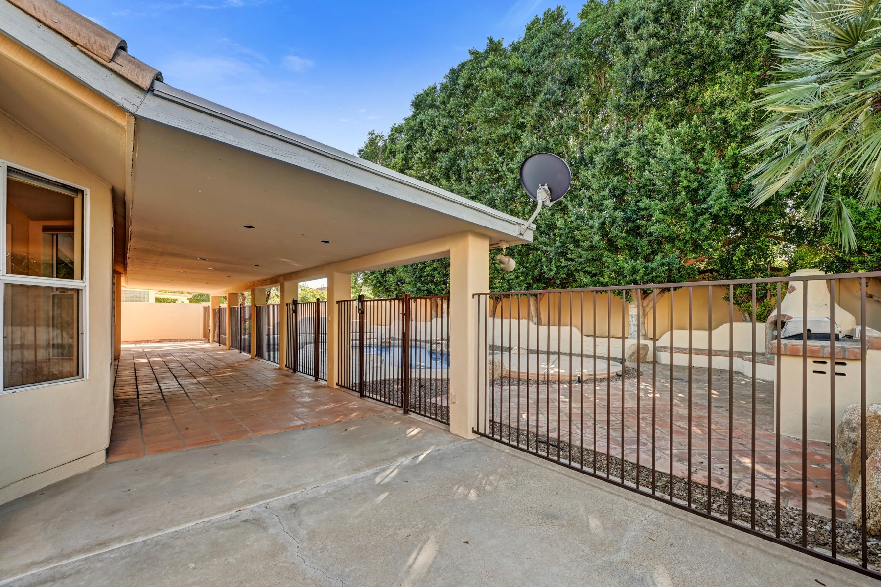  Camelot Village - 物件實景