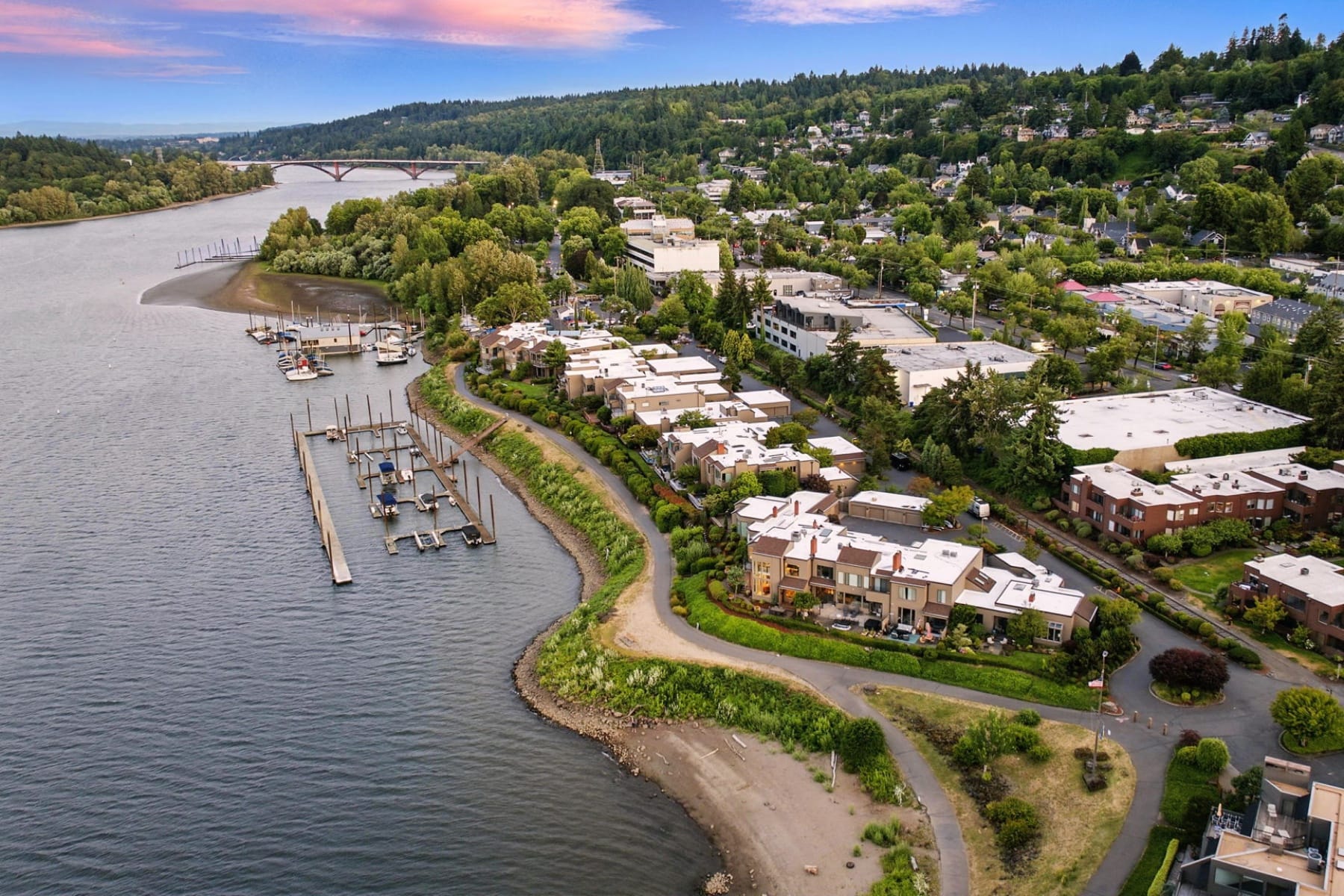  6118 S RIVERPOINT LN Portland, OR 97239 - 物件實景