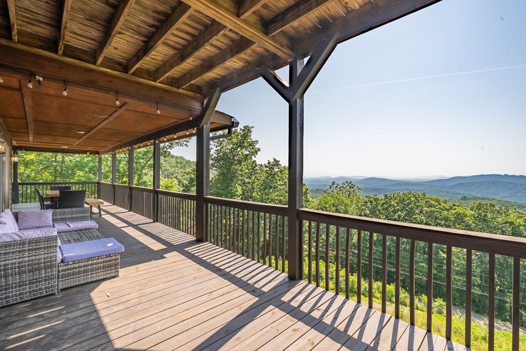 Murphy, North Carolina, 28096, United States, 4 Bedrooms Bedrooms, ,4 BathroomsBathrooms,Residential,For Sale,1871298