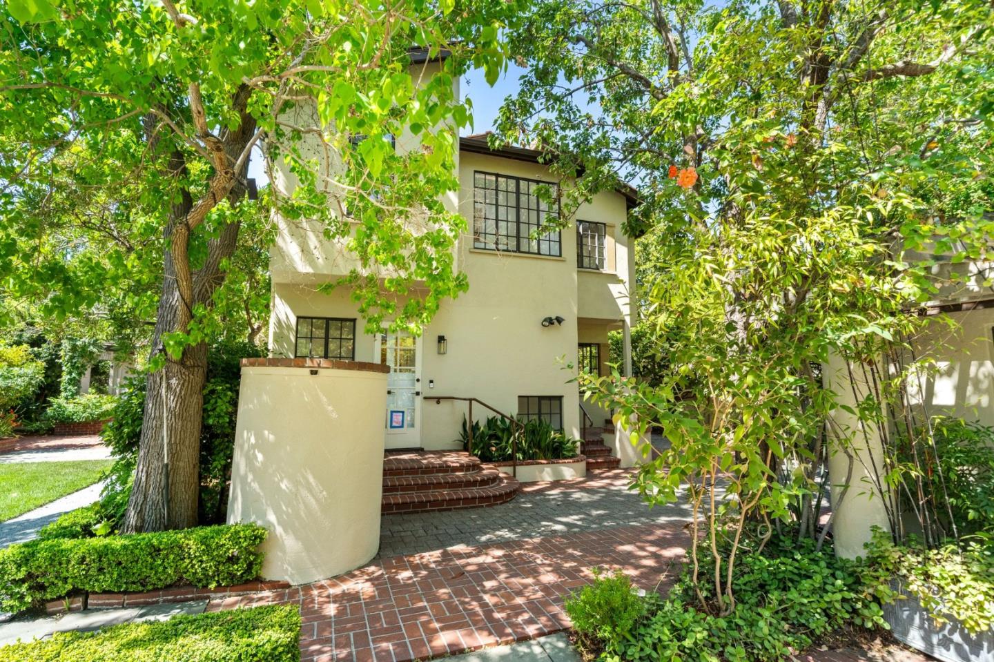 Palo Alto, California, 94301, United States, 4 Bedrooms Bedrooms, ,4 BathroomsBathrooms,Residential,For Sale,1837921