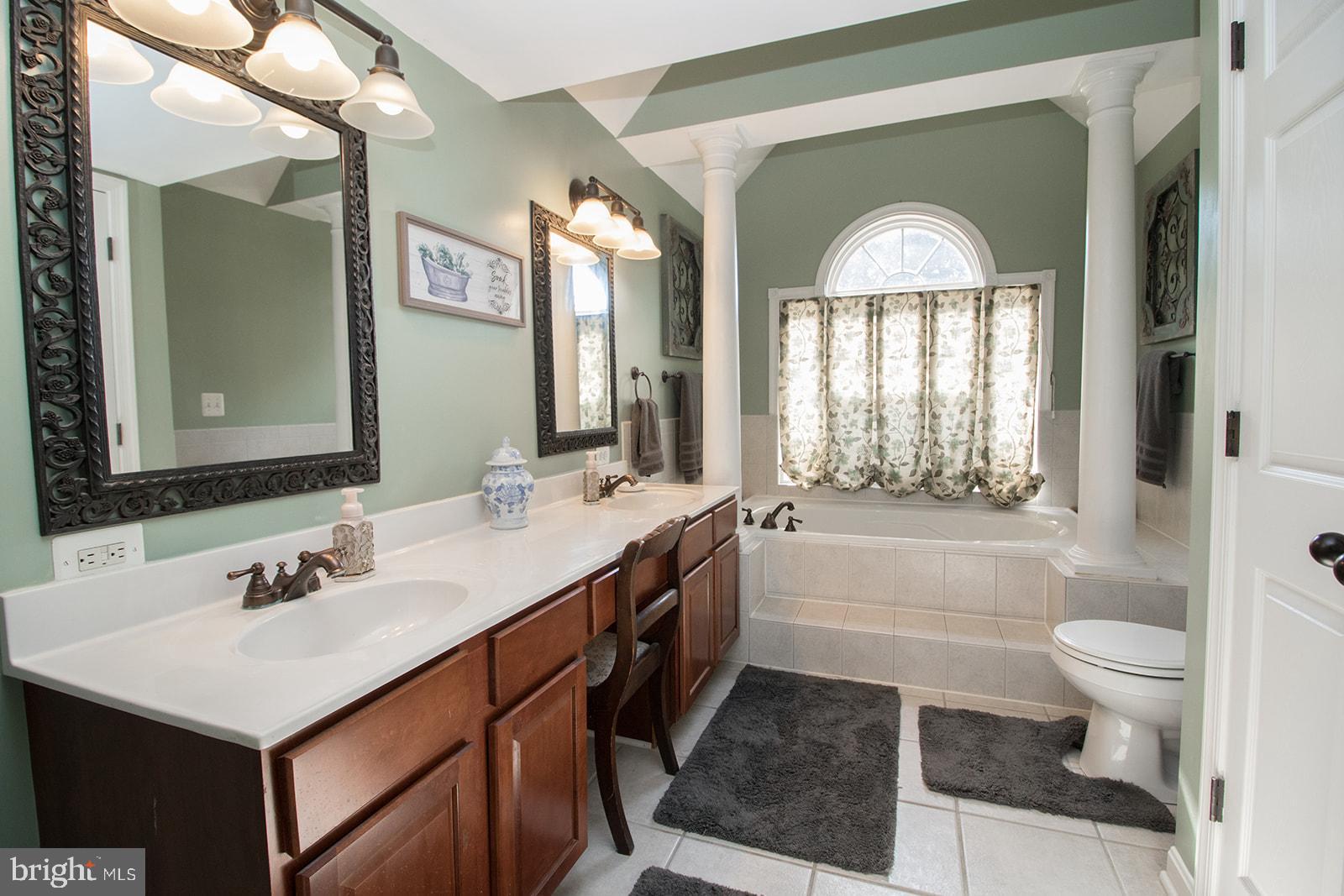 Callaway, Maryland, 20620, United States, 6 Bedrooms Bedrooms, ,5 BathroomsBathrooms,Residential,For Sale,1943056