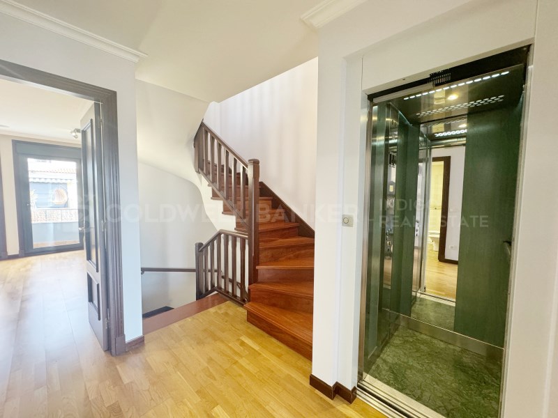 Pontevedra, Vigo, Castrelos - S?rdoma, S?rdoma Pon, Vigo, Galicia, ES, 4 Bedrooms Bedrooms, ,4 BathroomsBathrooms,Residential,For Sale,Pontevedra, Vigo, Castrelos - S?rdoma, S?rdoma Pon,1479301