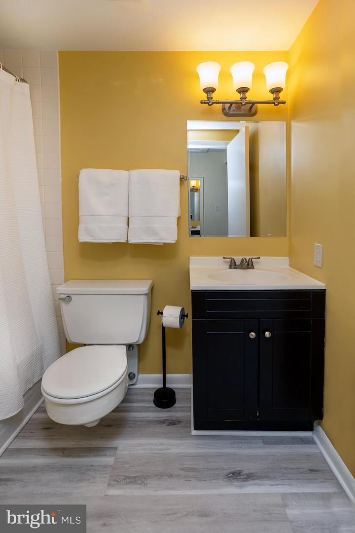 Annapolis, Maryland, 21403, United States, 1 Bedroom Bedrooms, ,1 BathroomBathrooms,Residential,For Sale,1860051