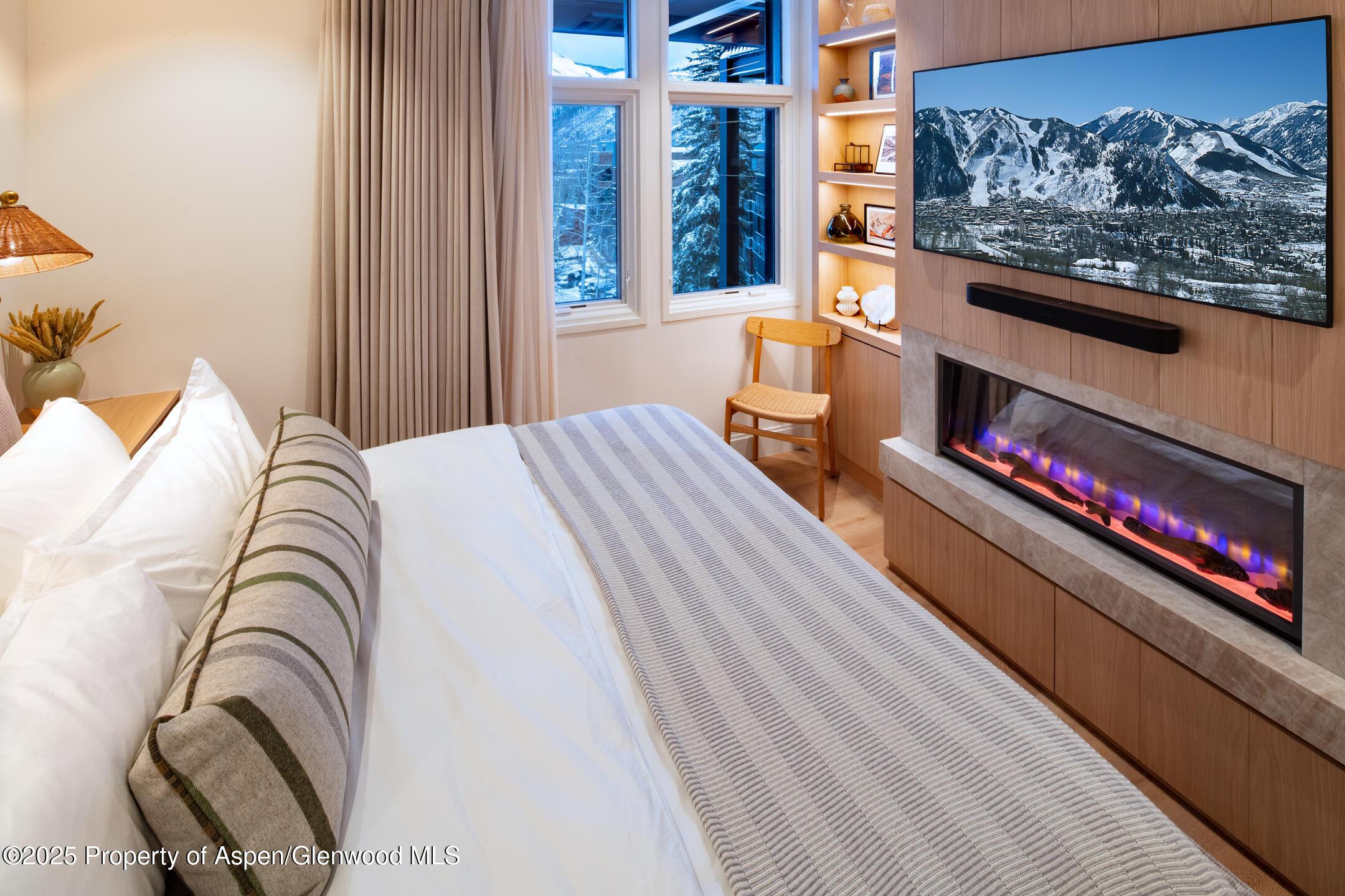 Aspen, Colorado, 81611, United States, 3 Bedrooms Bedrooms, ,3 BathroomsBathrooms,Residential,For Sale,1858270