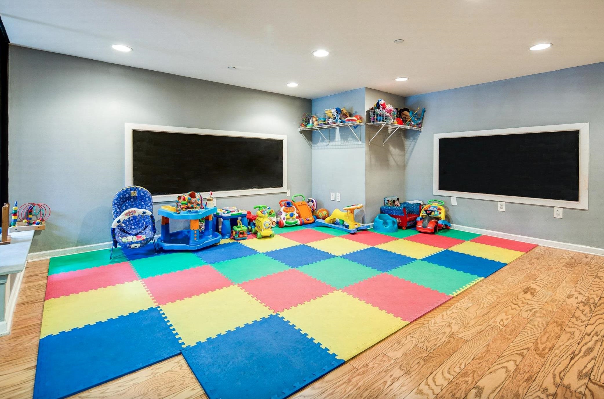 Jersey City, New Jersey, 07310, United States, 2 Bedrooms Bedrooms, ,2 BathroomsBathrooms,Residential,For Sale,1925571