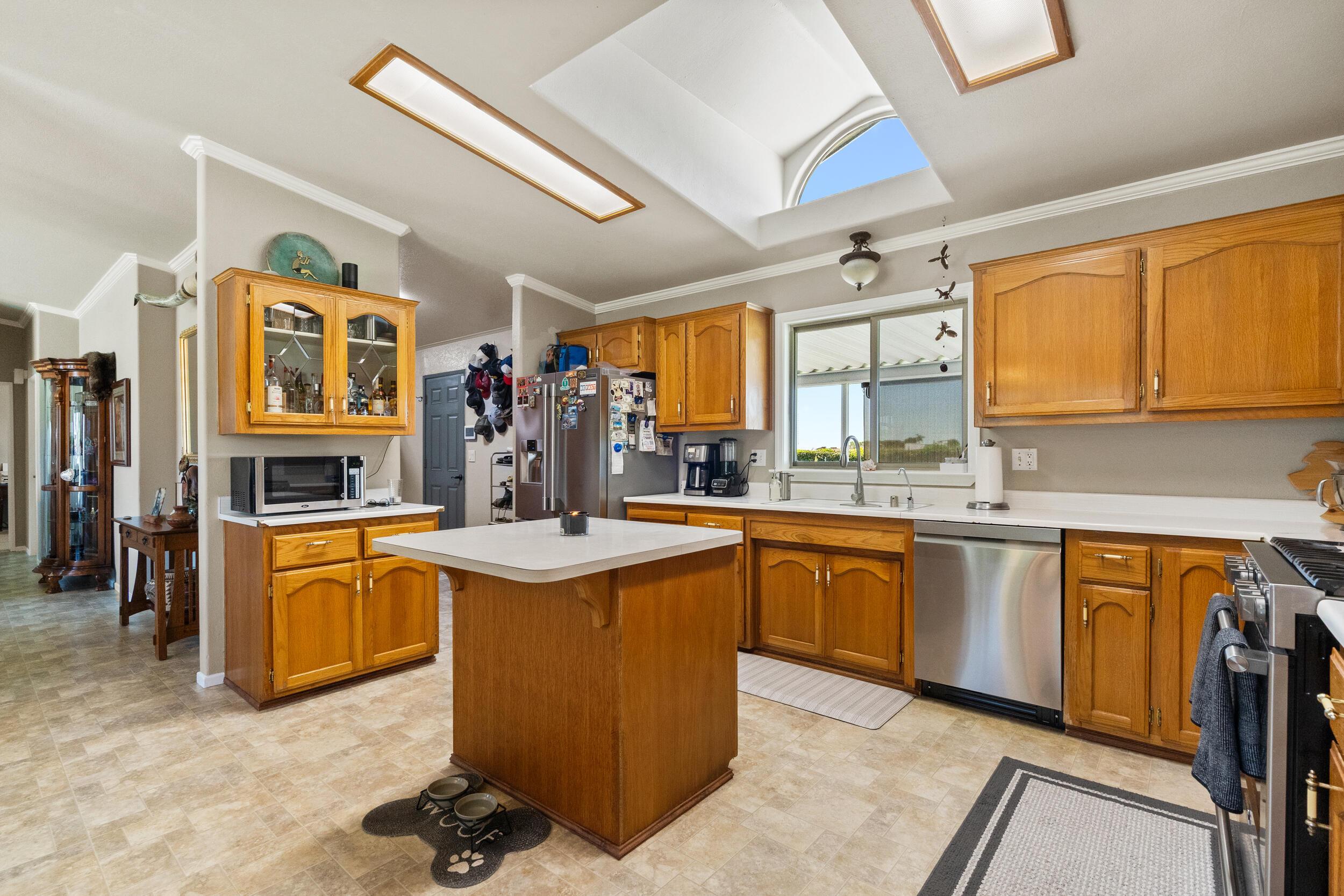 Terra Bella, California, 93270, United States, 3 Bedrooms Bedrooms, ,2 BathroomsBathrooms,Residential,For Sale,1981595