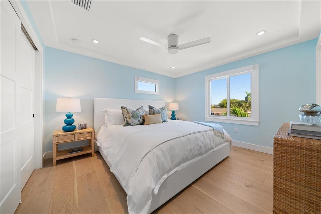 Largo, Florida, 33770, United States, 3 Bedrooms Bedrooms, ,4 BathroomsBathrooms,Residential,For Sale,1989168