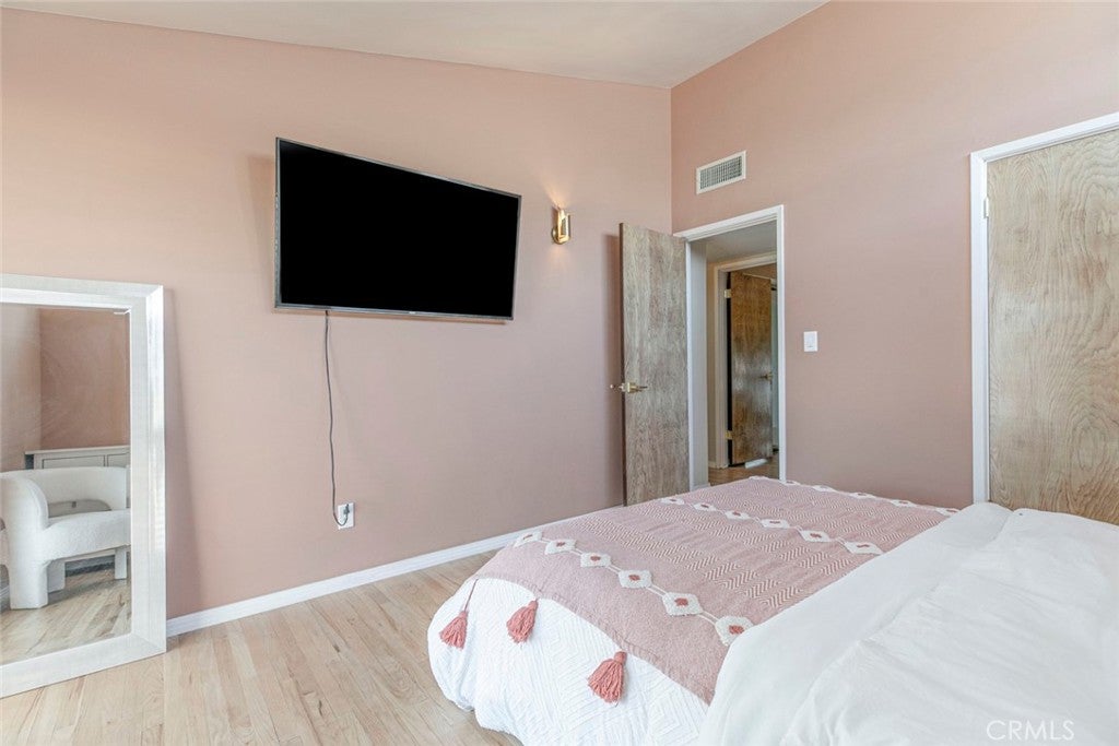 Granada Hills, California, 91344, United States, 3 Bedrooms Bedrooms, ,2 BathroomsBathrooms,Residential,For Sale,1940925