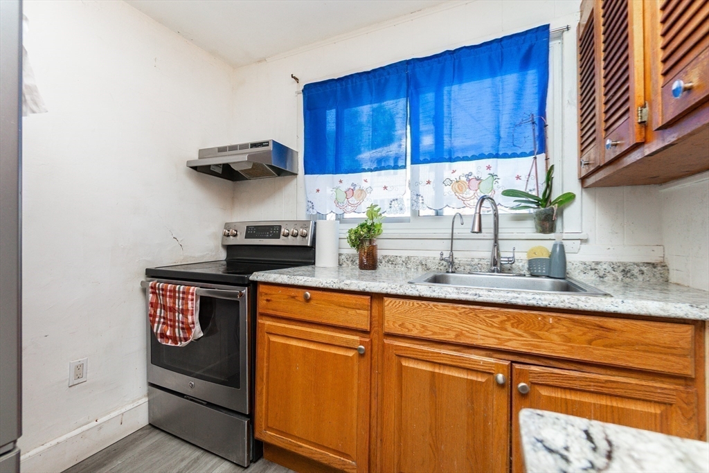Revere, Massachusetts, 02151, United States, 3 Bedrooms Bedrooms, ,2 BathroomsBathrooms,Residential,For Sale,1942979