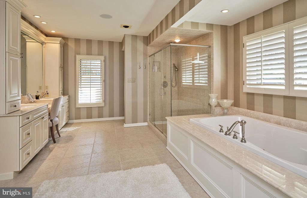 Yardley, Pennsylvania, 19067, United States, 5 Bedrooms Bedrooms, ,5 BathroomsBathrooms,Residential,For Sale,1926265