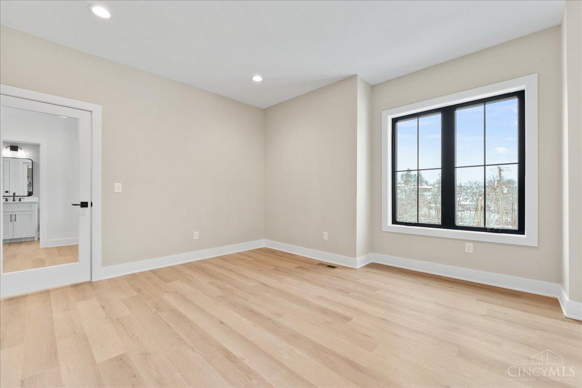 Blue Ash, Ohio, 45241, United States, 4 Bedrooms Bedrooms, ,4 BathroomsBathrooms,Residential,For Sale,2001661