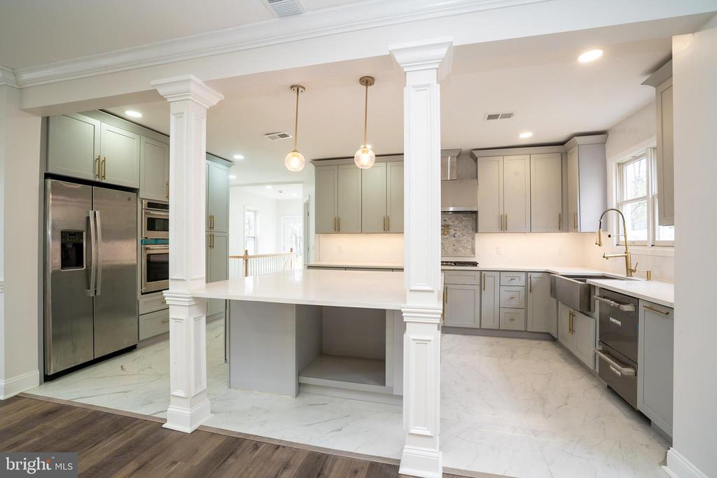 Hightstown, New Jersey, 08520, United States, 7 Bedrooms Bedrooms, ,5 BathroomsBathrooms,Residential,For Sale,1938166