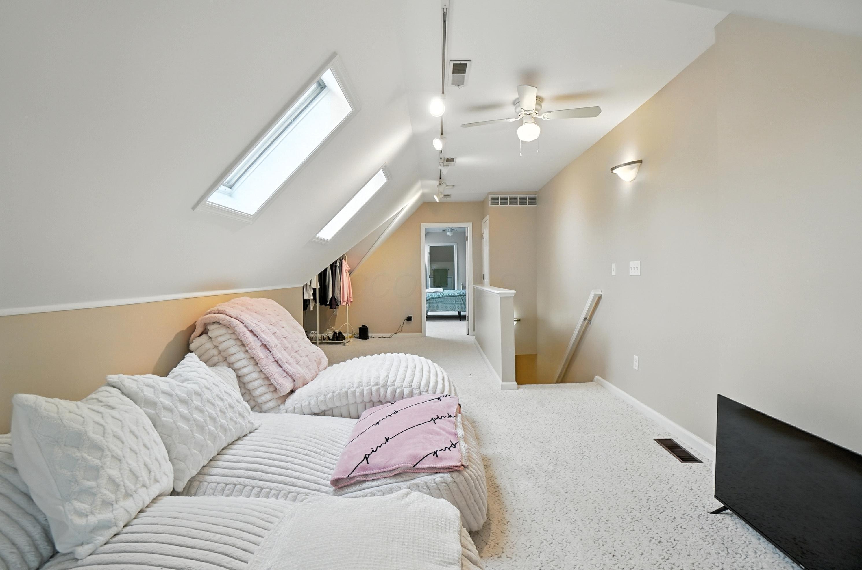 Columbus, Ohio, 43201, United States, 3 Bedrooms Bedrooms, ,4 BathroomsBathrooms,Residential,For Sale,1903753