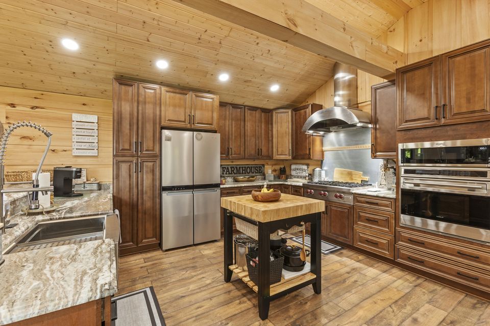 Versailles, Kentucky, 40383, United States, 3 Bedrooms Bedrooms, ,2 BathroomsBathrooms,Residential,For Sale,1976488