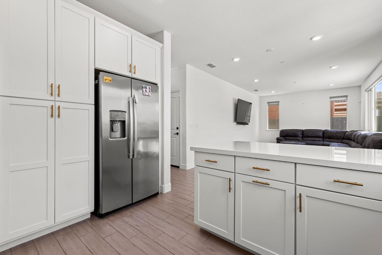 Elk Grove, California, 95757, United States, 4 Bedrooms Bedrooms, ,3 BathroomsBathrooms,Residential,For Sale,1879149