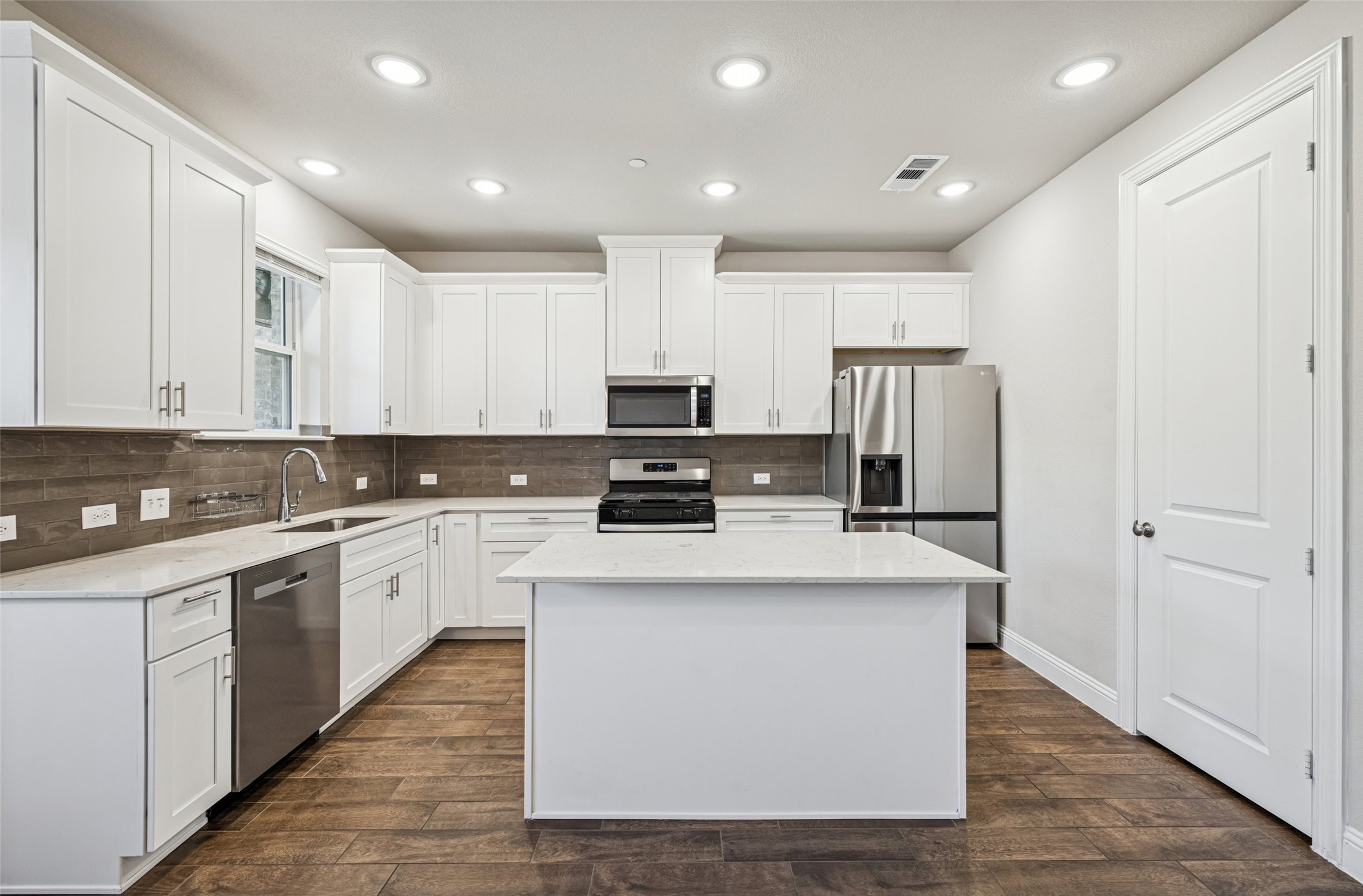 Plano, Texas, 75075, United States, 4 Bedrooms Bedrooms, ,3 BathroomsBathrooms,Residential,For Sale,1961646