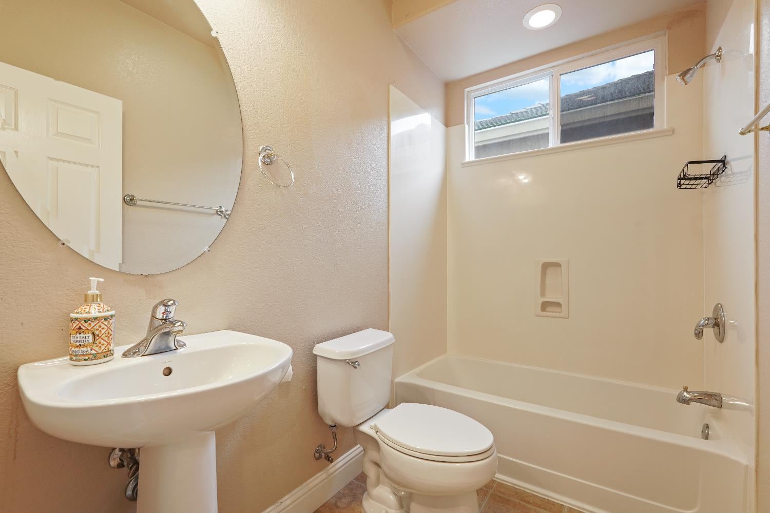Valley Springs, California, 95252, United States, 3 Bedrooms Bedrooms, ,3 BathroomsBathrooms,Residential,For Sale,2005908