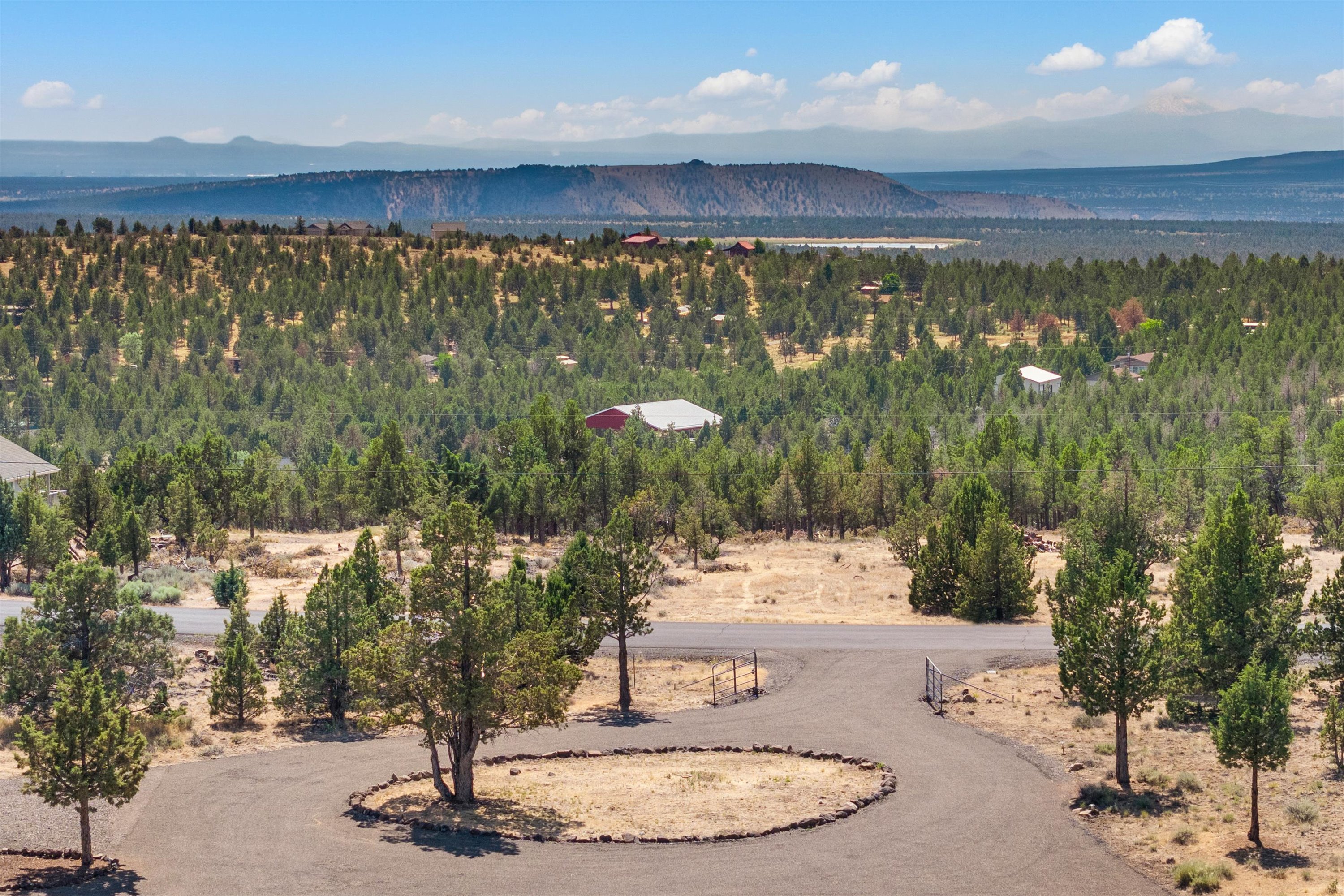Prineville, Oregon, 97754, United States, 3 Bedrooms Bedrooms, ,2 BathroomsBathrooms,Residential,For Sale,1849917